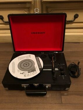 Crosley Vinyl Record Suitcase Player Portable Good Working Condition